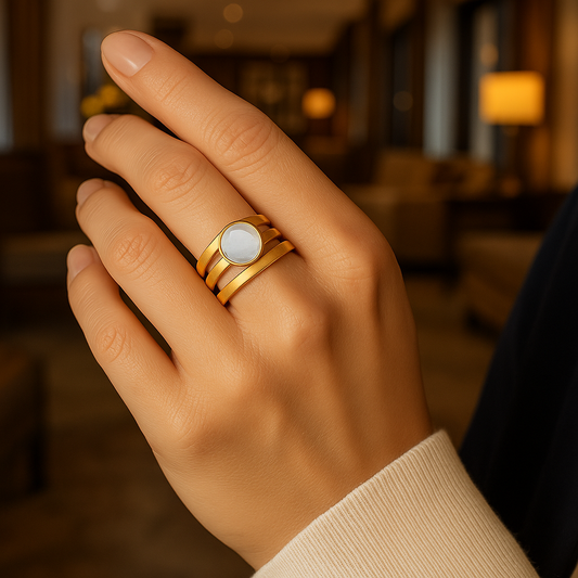 Vintage Gouden Ring met Ingelegde Maansteen
