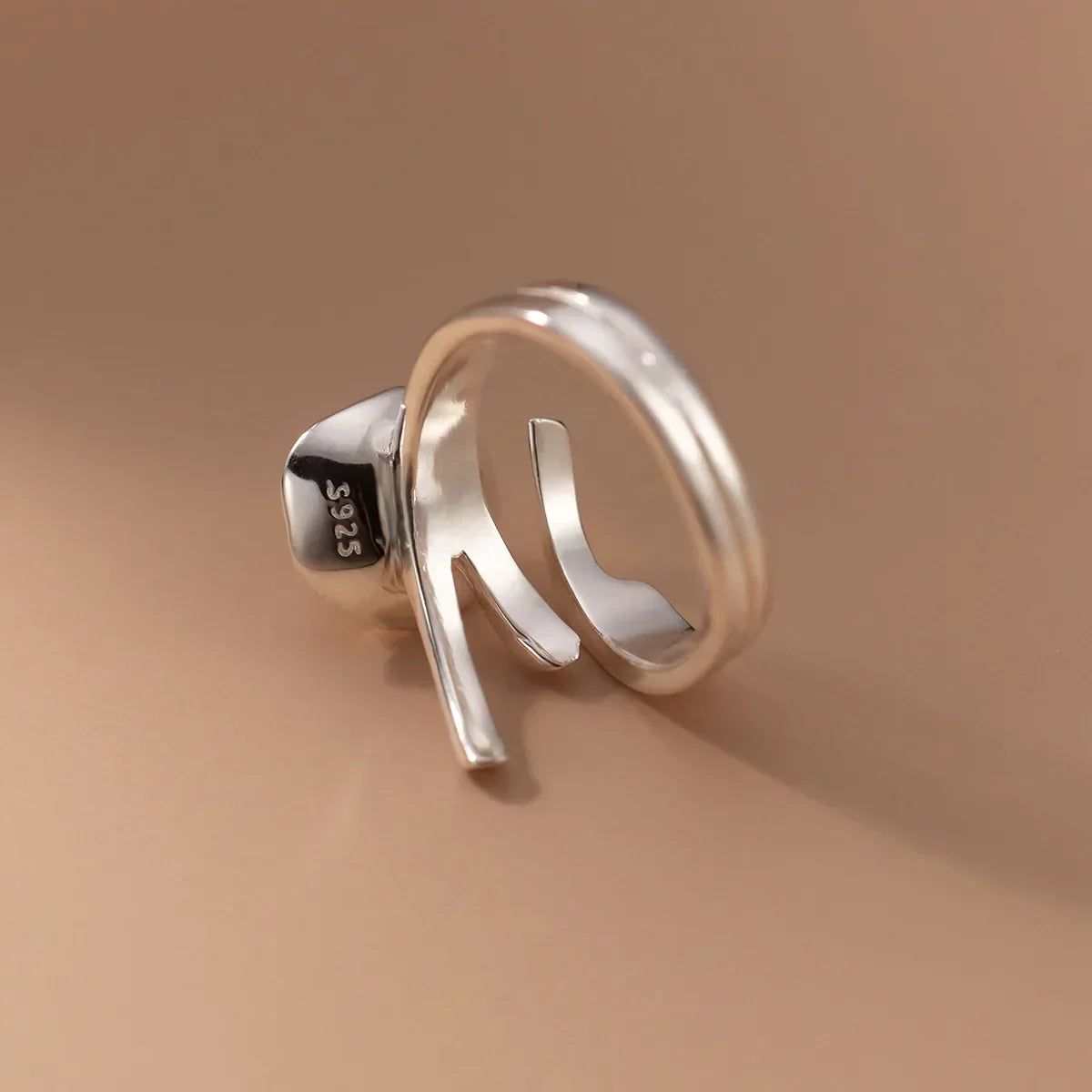 Zilveren parel ring