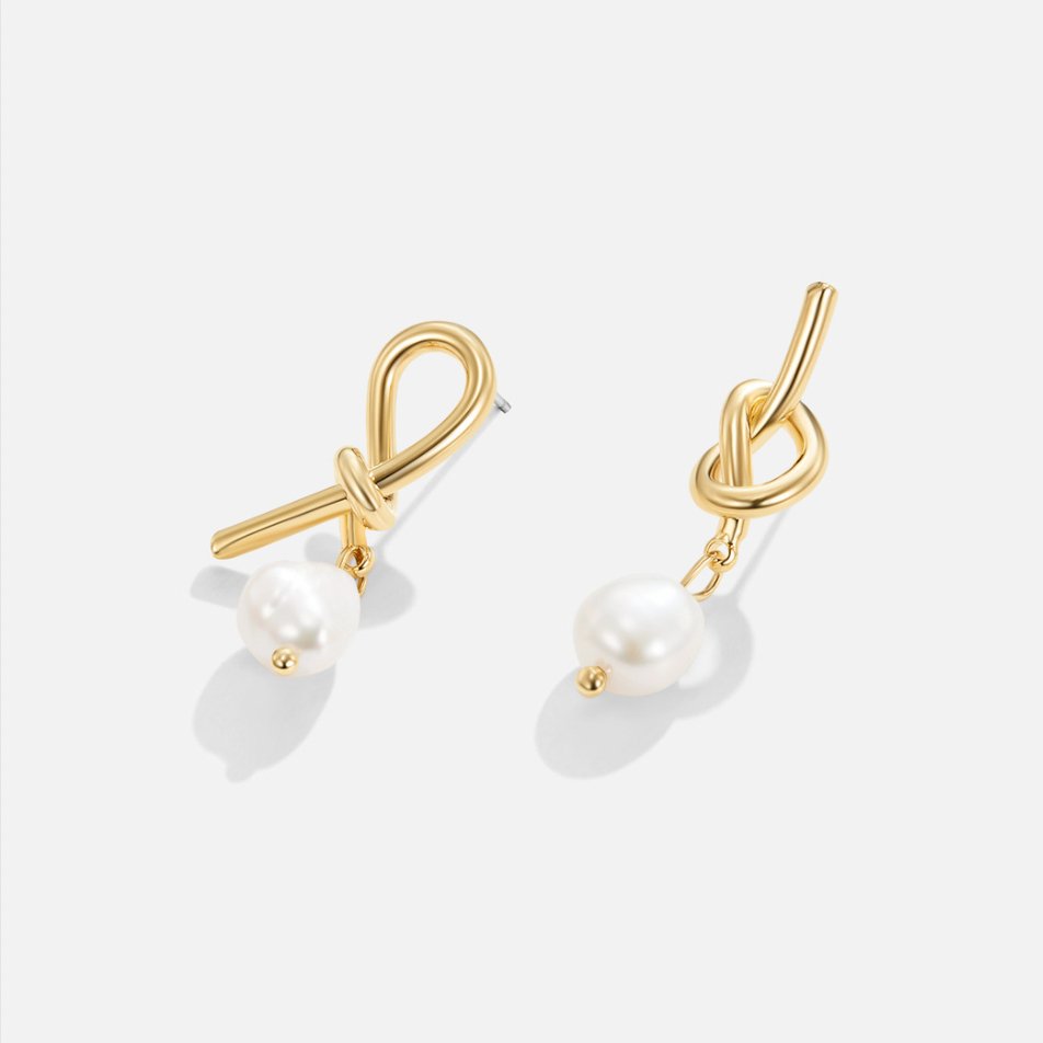De Knotted Goud & Freshwater Pearl Oorbellen | Goud