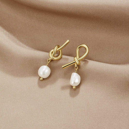 De Knotted Goud & Freshwater Pearl Oorbellen | Goud